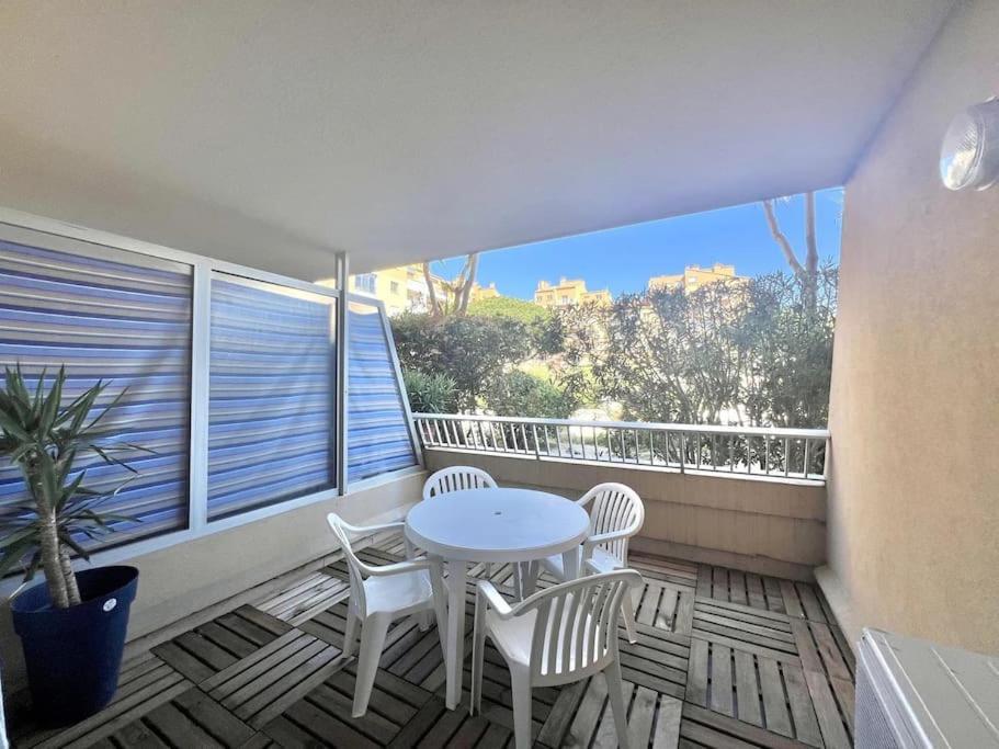 Appartement Port De Hyeres 4 Personnes Bagian luar foto